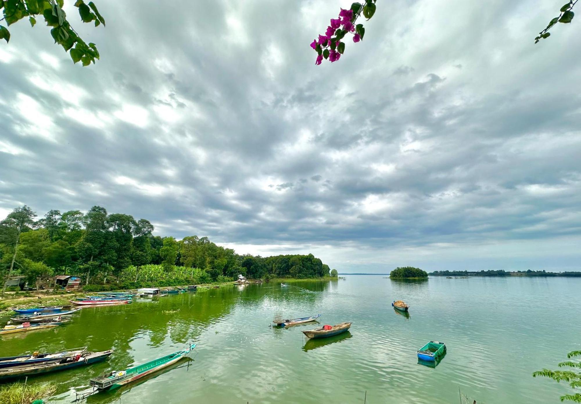 Ben Ho Homestay Xa Gia Tan Exteriör bild